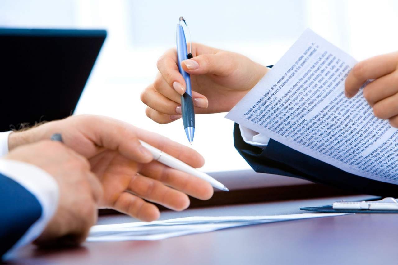 Anular contratos de tarjetas de crédito por cláusula abusiva: la solución de Víctimas del Crédito