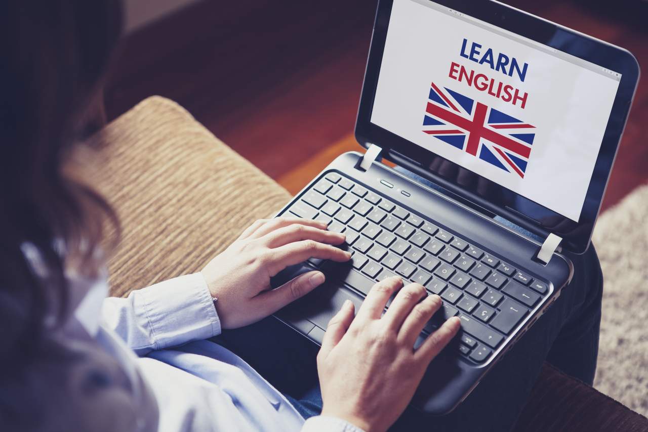 El emprendimiento de Aula Inglés que ha ayudado a más de 6.000 personas a transformar su carrera a través de la plataforma LIA
