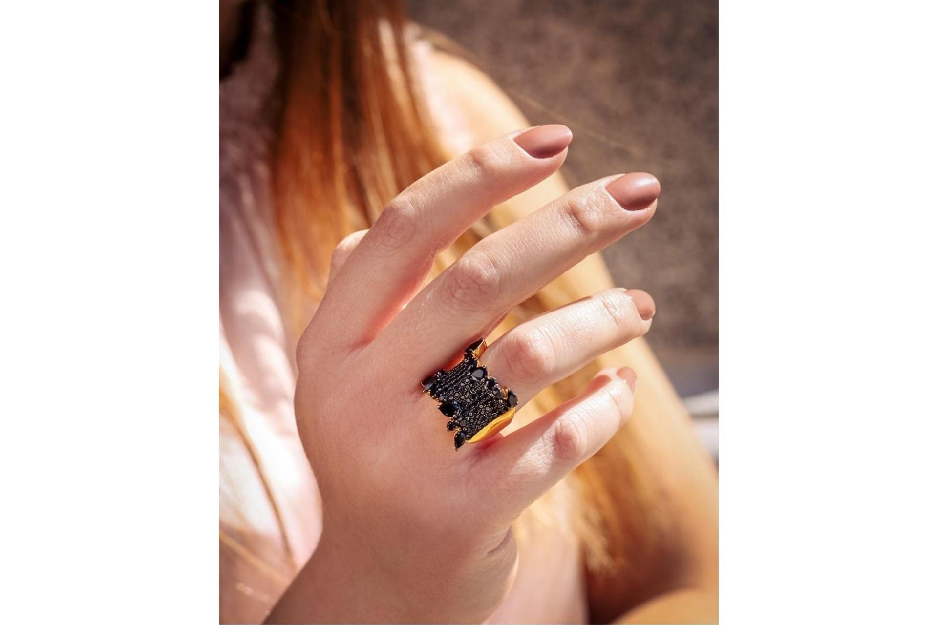 The Soft Cheek: diseño de joyas con gemas auténticas naturales