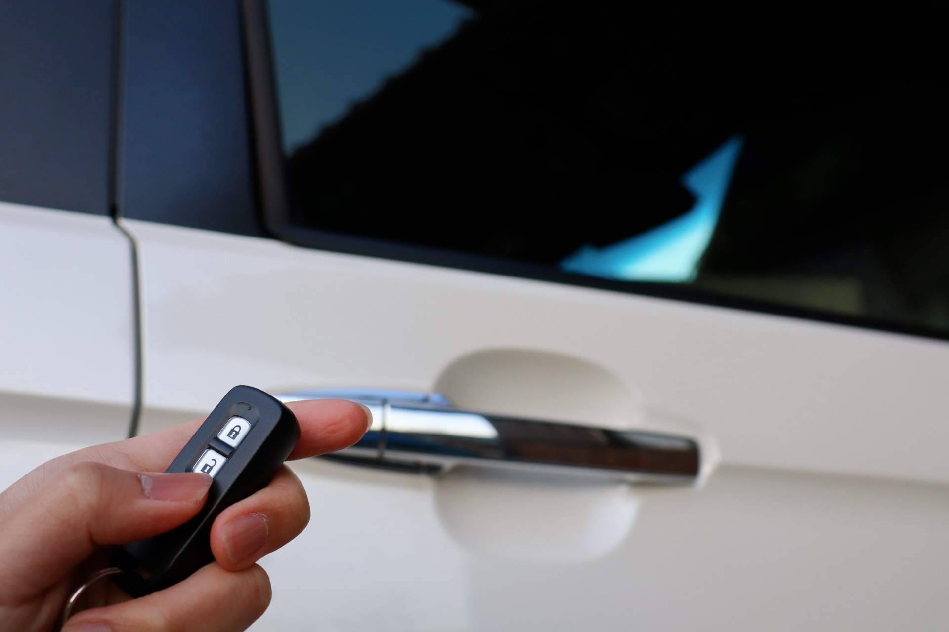 Denikey, compañía especializada en la apertura de coches mediante la reparación de mandos