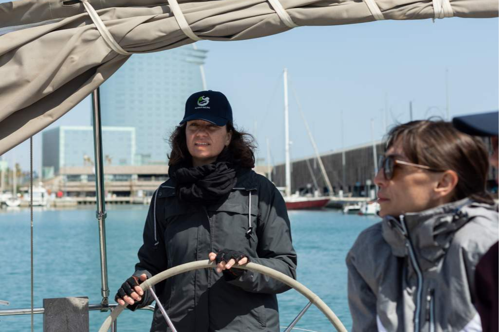 La empresa Alamar Sailing ofrece sus servicios para aprender a navegar a vela