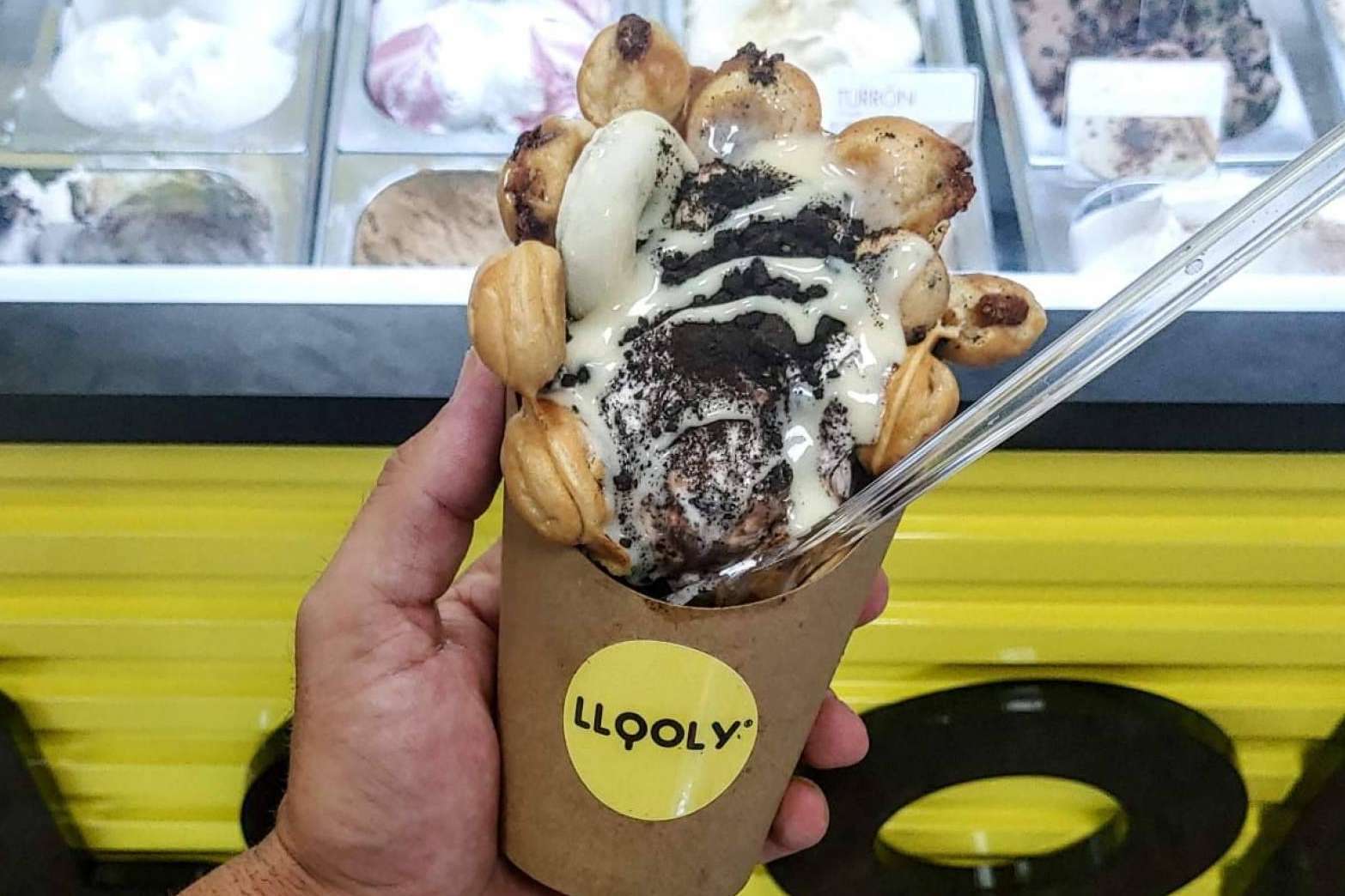La franquicia LLOOLY conquista el mercado con la elaboración de ice rolls y bubble waffles, un negocio que sube como las burbujas