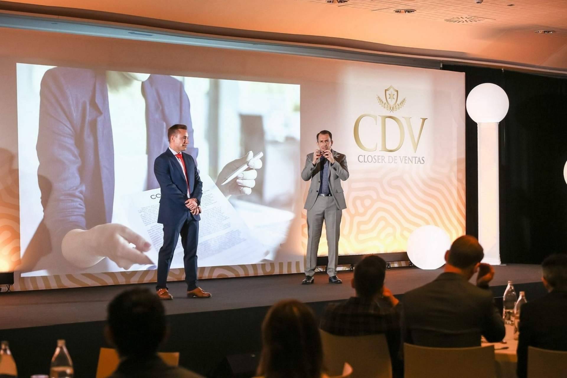 Convertirse en closer de ventas con los expertos Alfonso y Christian, fundadores de la escuela de preparación A&C