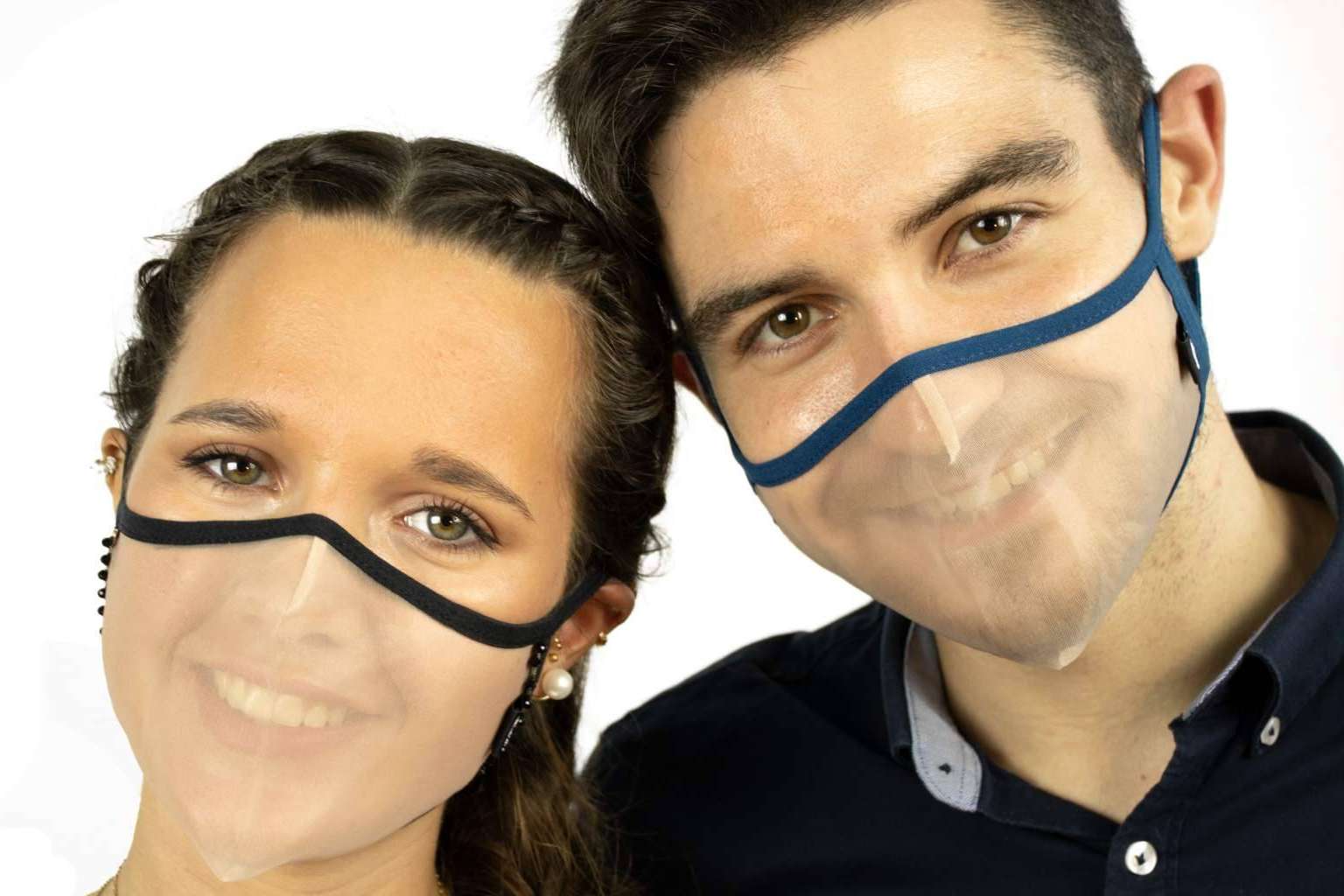 Las mascarillas siguen siendo el accesorio indispensable para protegerse contra las nuevas variantes del COVID-19