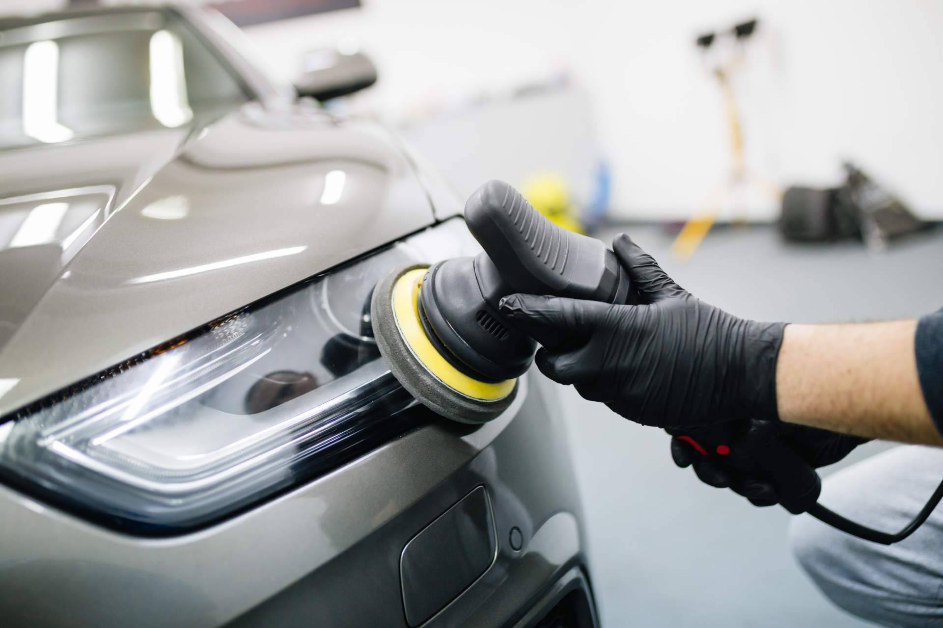 Una de las técnicas más eficientes en la limpieza de coches, el detailing