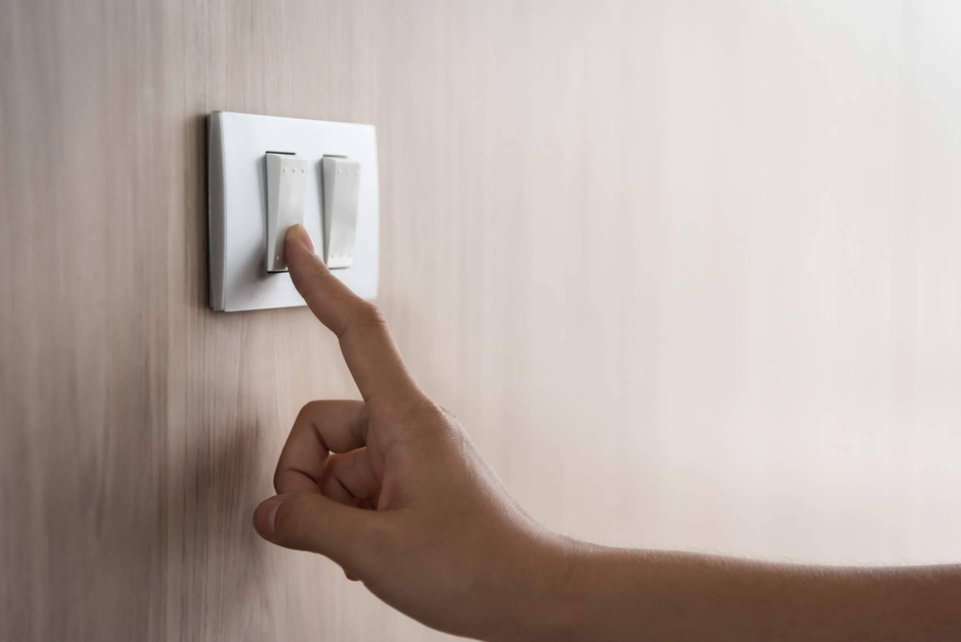 Energybox informa sobre la conveniencia de consumir la luz durante el día en vez de en horario nocturno