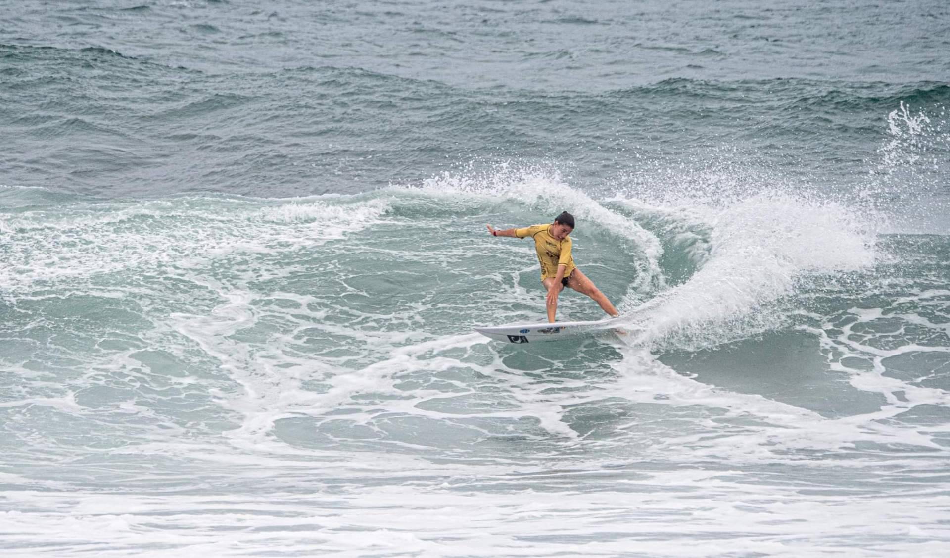 Bioksan esponsoriza a la surfista española de élite Lucía Machado