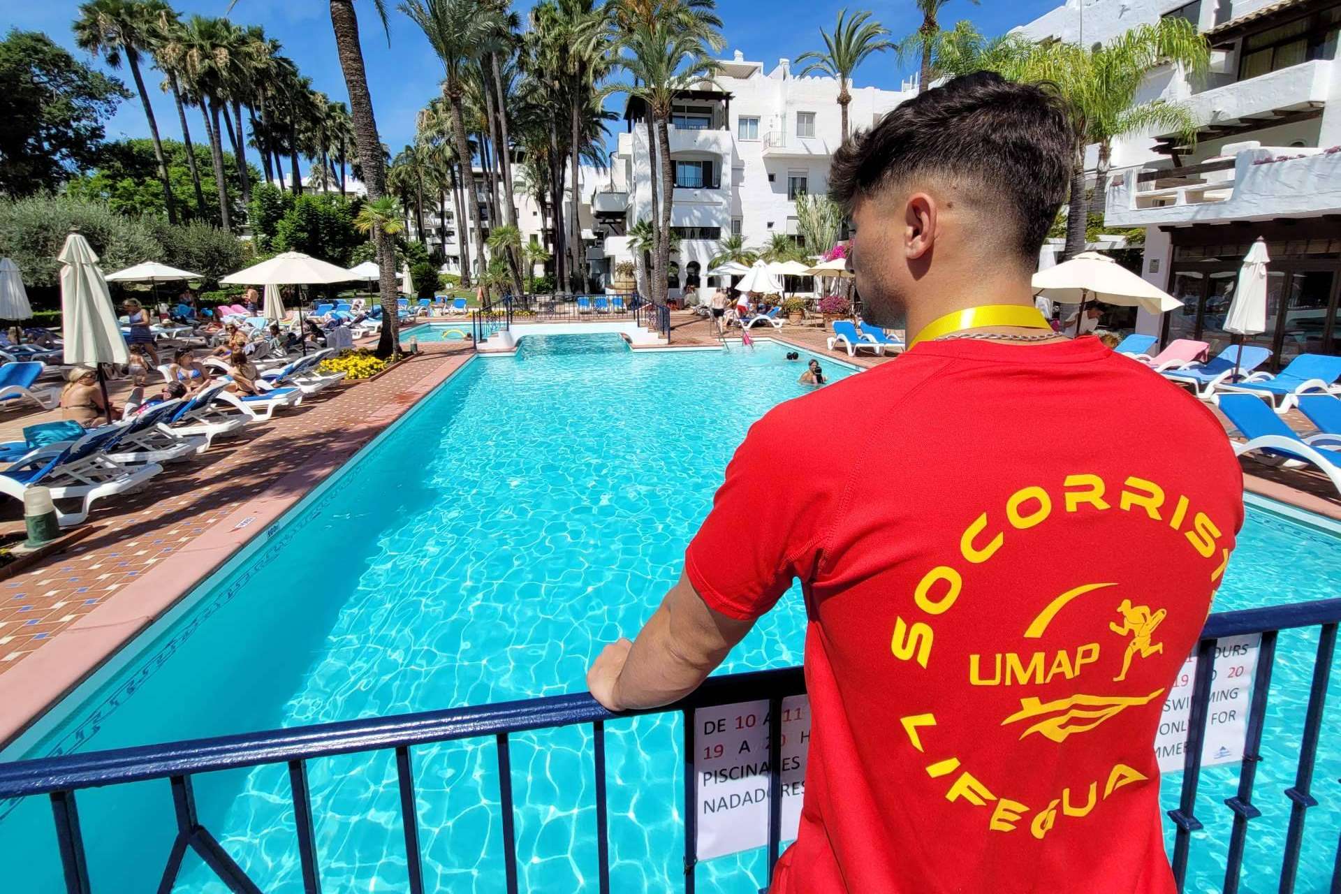 Servicios integrales de socorrismo para comunidades de propietarios, complejos hoteleros, parques acuáticos y playas, con UMAP