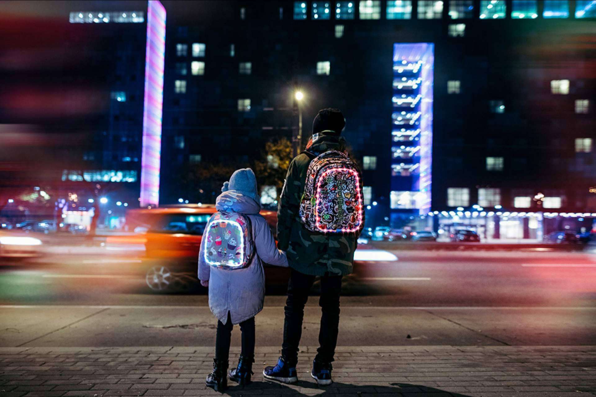 Mochilas LED que ofrecen diversión y seguridad, de CoolPack