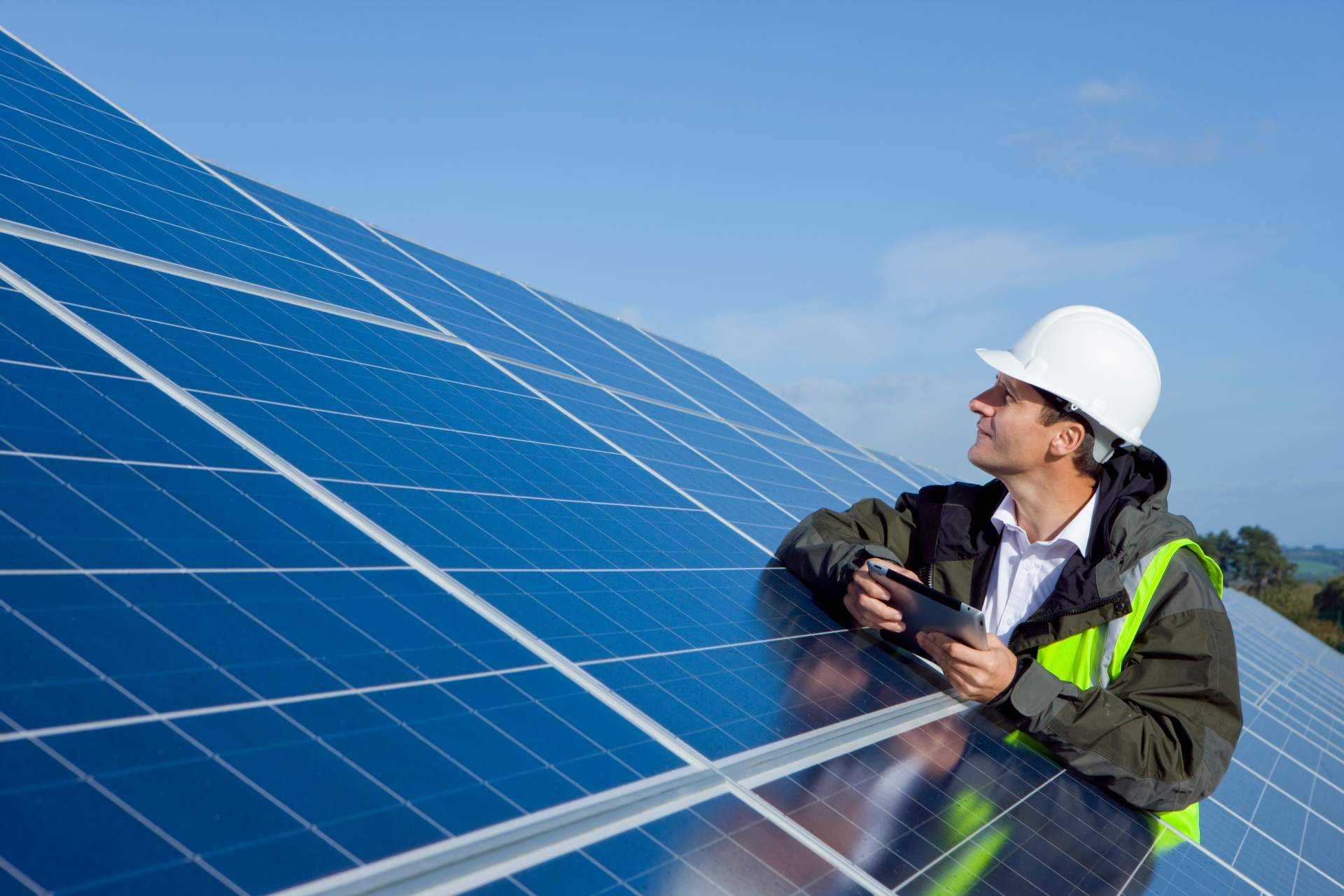¿Qué hay que considerar al instalar placas solares?
