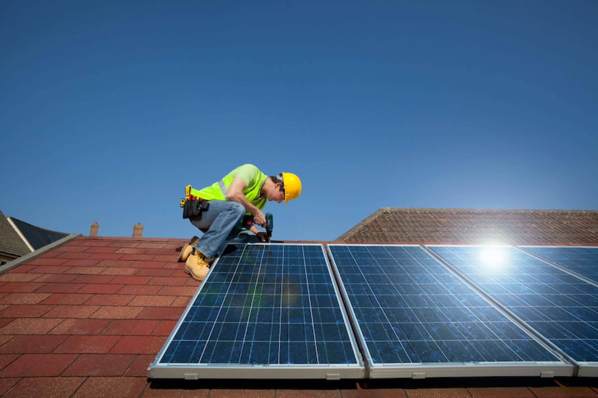 Baterías para paneles solares, ¿son realmente necesarias?
