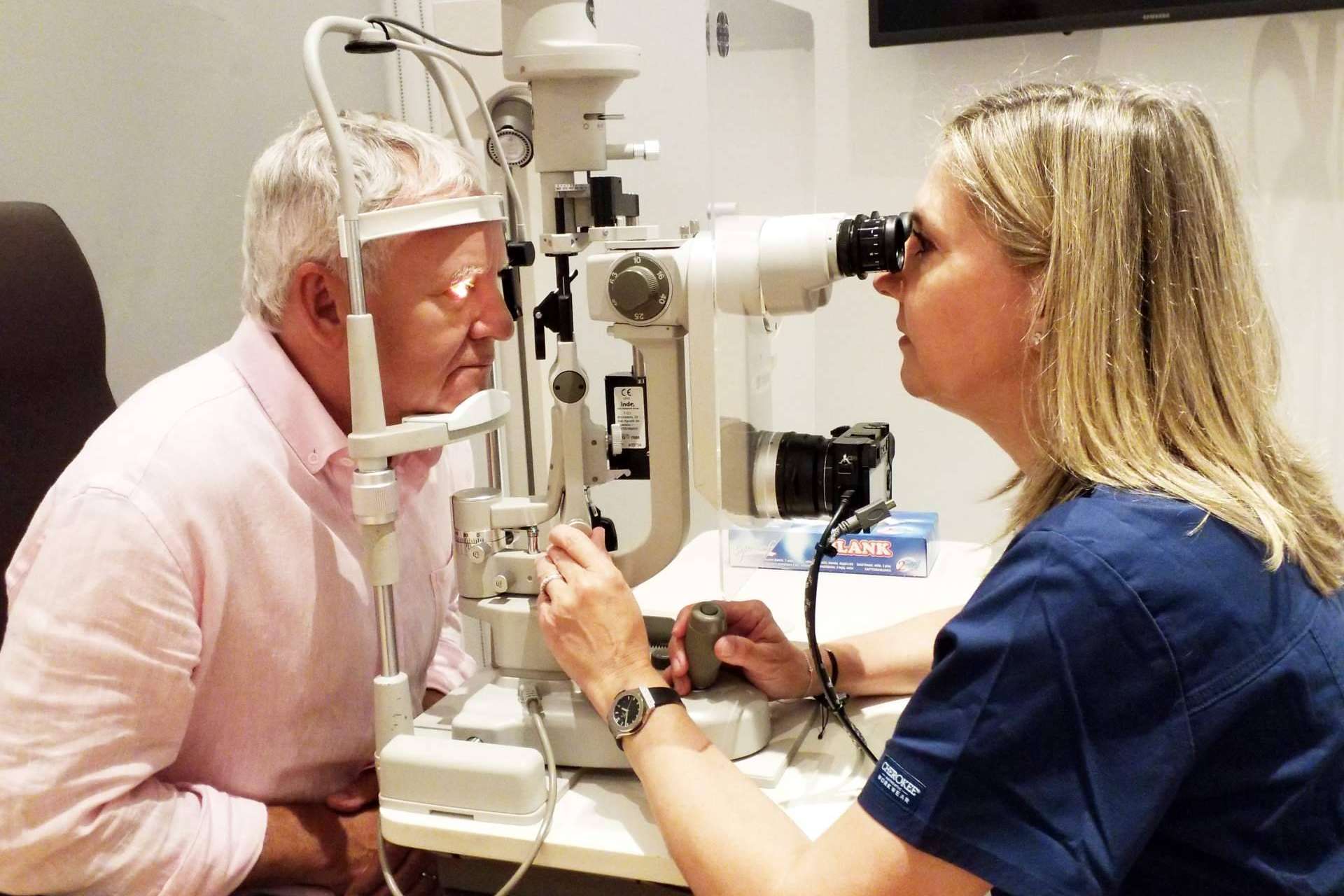 El éxito de la reconocida oftalmóloga Doctora Marín; Maestra de la Mirada