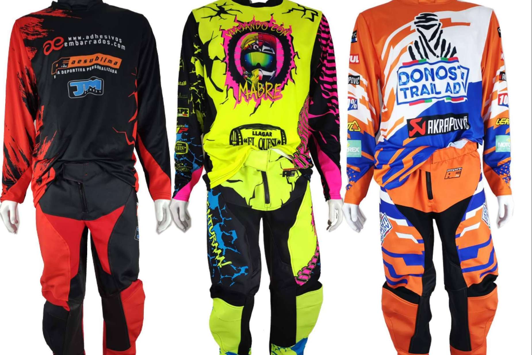 ADHESIVOSEMBARRADOS ofrece ropa de motocross y enduro personalizada de alta calidad