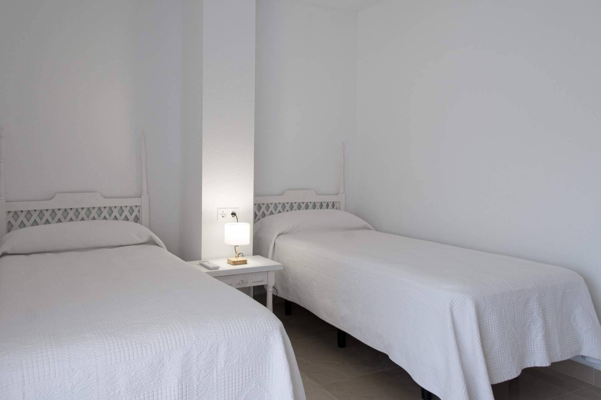 Apartamentos Concorde acoge grupos deportivos en Playa de San Juan con instalaciones adaptadas y parking incluido