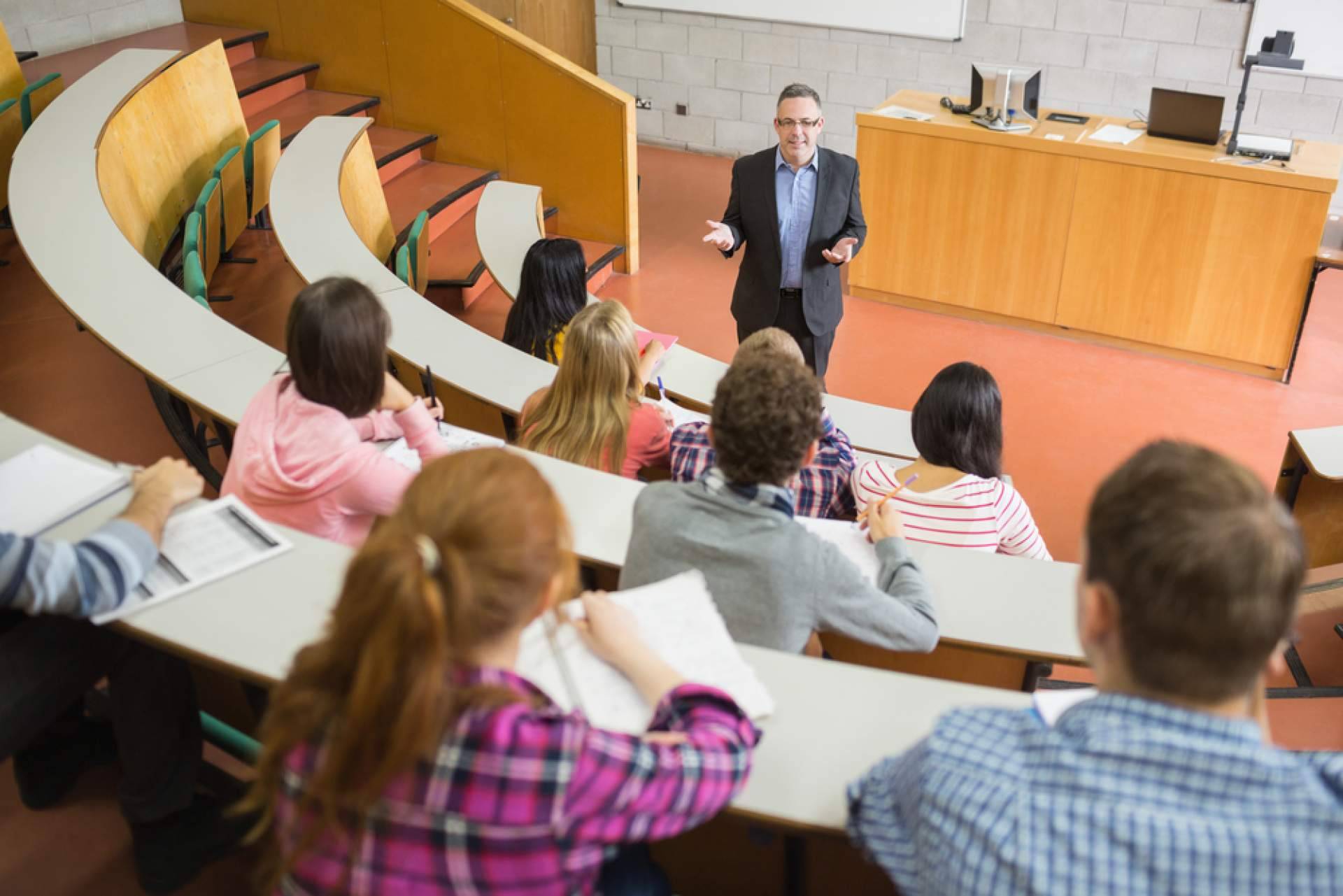 ApruebaTodo reúne a más de 600 tutores expertos para apoyar el éxito académico universitario