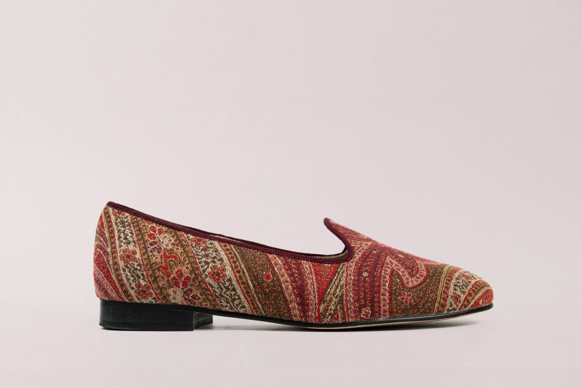 Zapatos que trascienden tendencias; mocasines mujer elegantes inspirados en la artesanía española