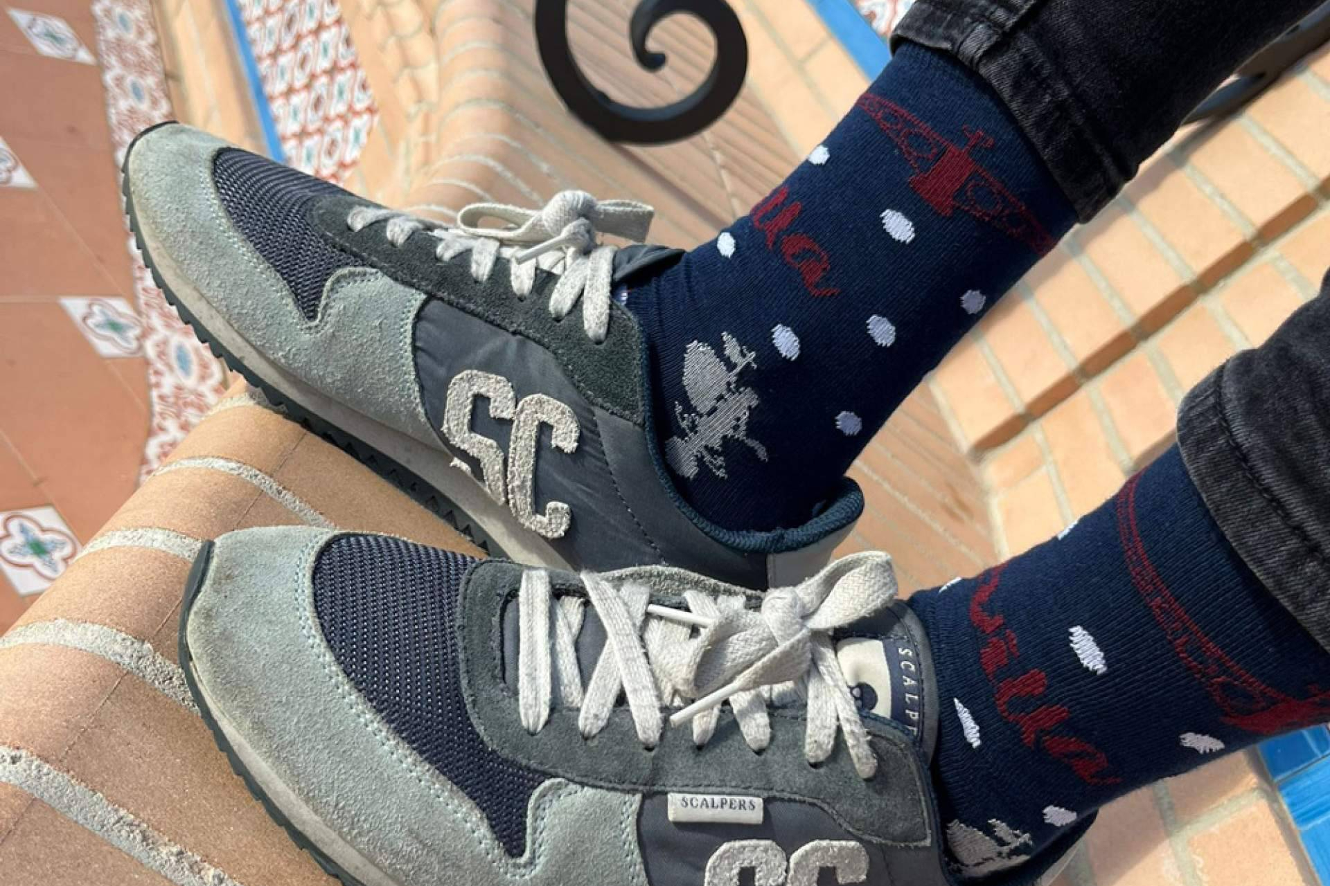 HUESOKK reinventa la ropa básica con calcetines originales y divertidos de diseño exclusivo