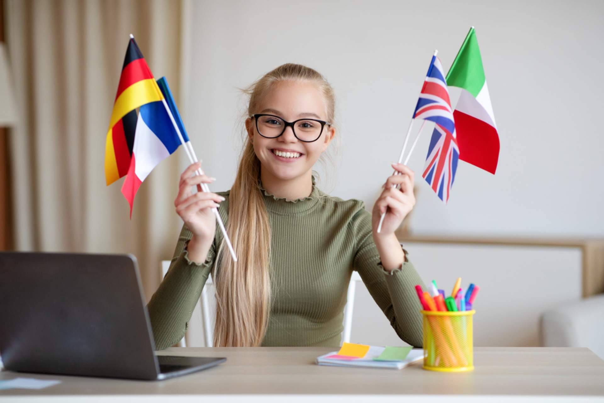 ENEB refuerza la formación en idiomas con su alianza académica junto a Oakford Academy