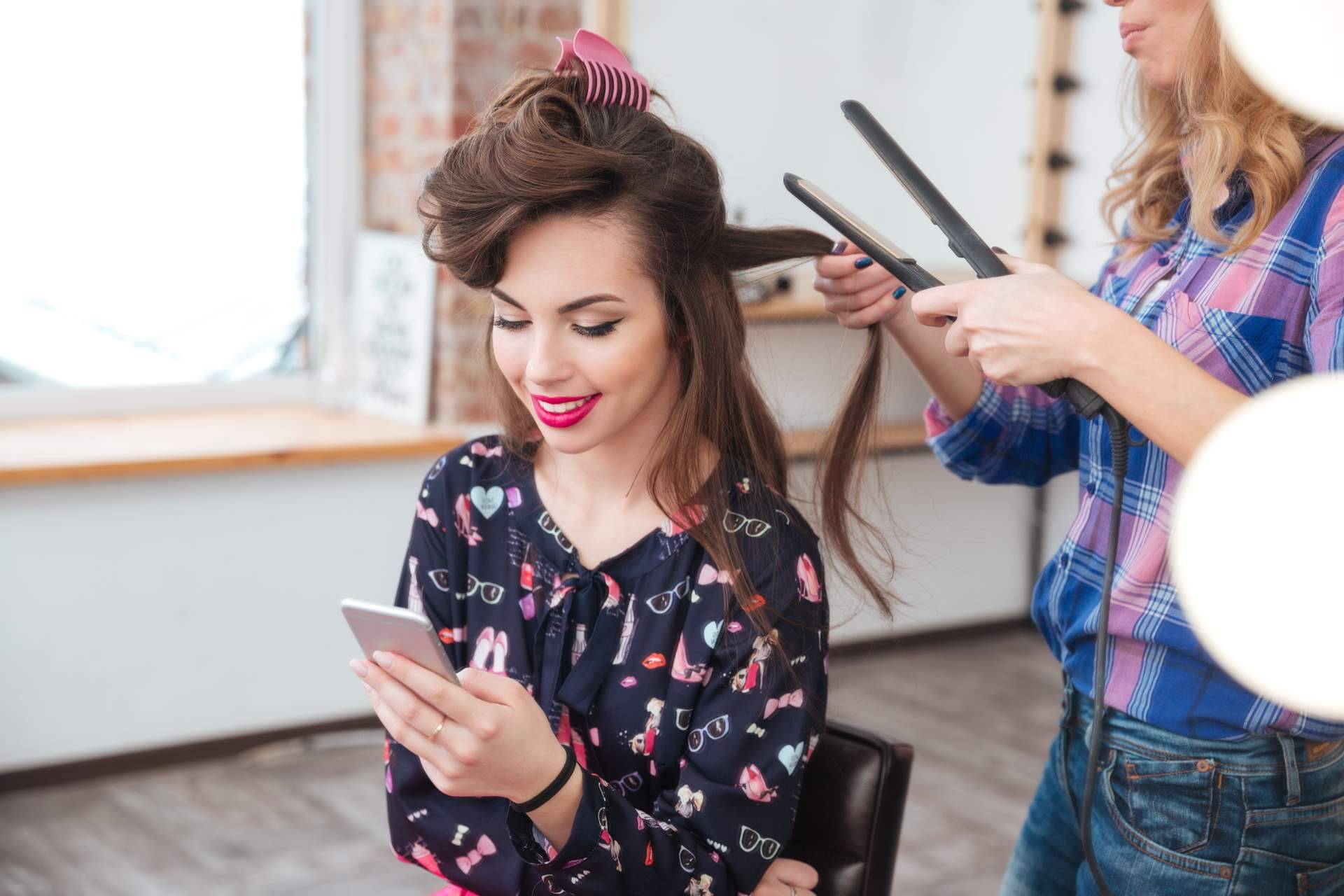 La decoración de peluquerías como herramienta estratégica para fidelizar clientes