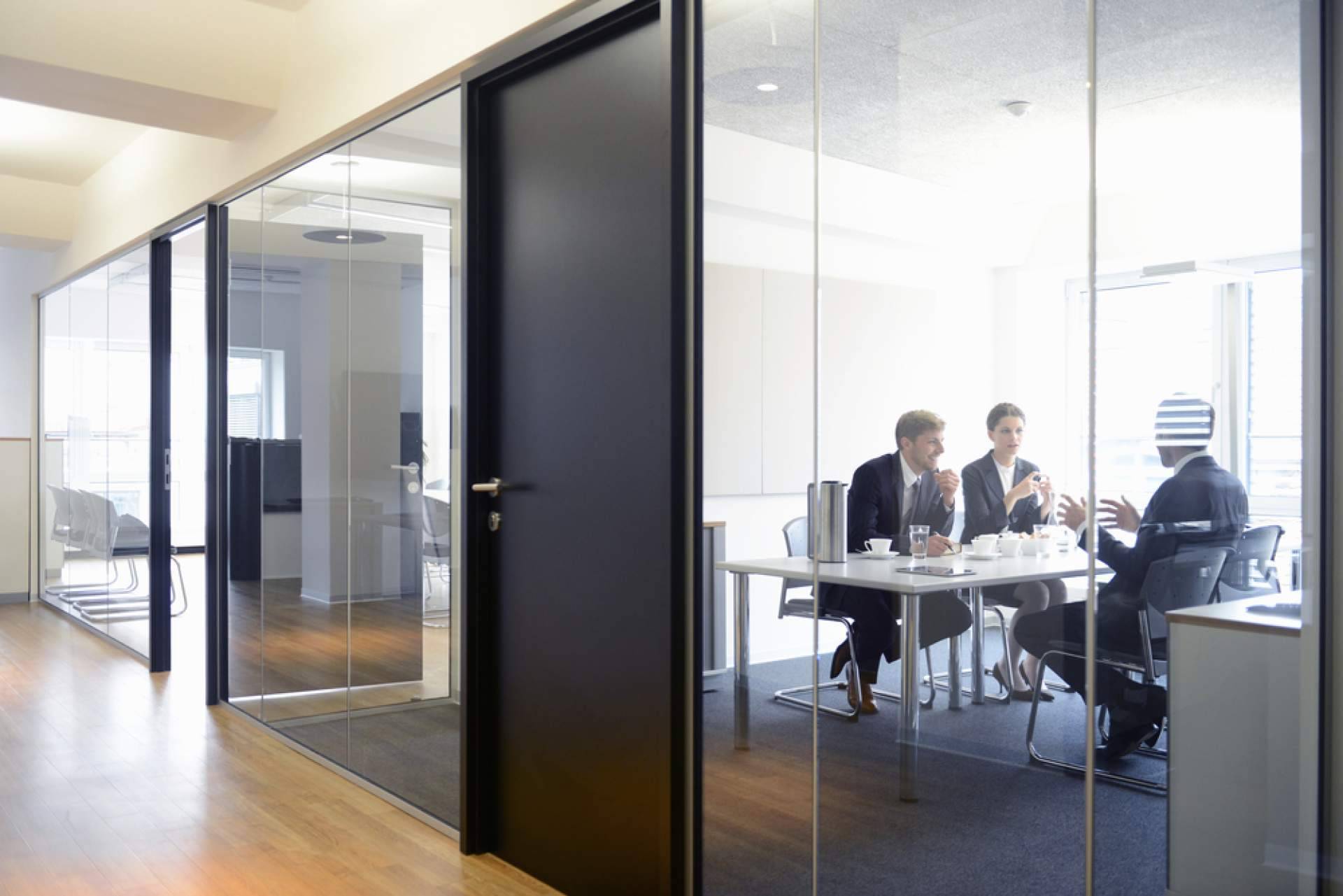 La escuela de negocios IEAD impulsa programas flexibles para líderes empresariales del futuro